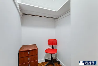 Rented by Barkoff Residential 