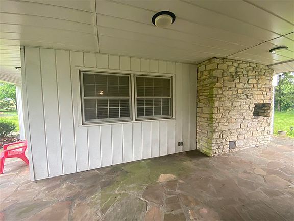 4th image of 1817 W Country Club Rd