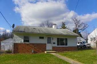 1st image of 20 Moyer Dr