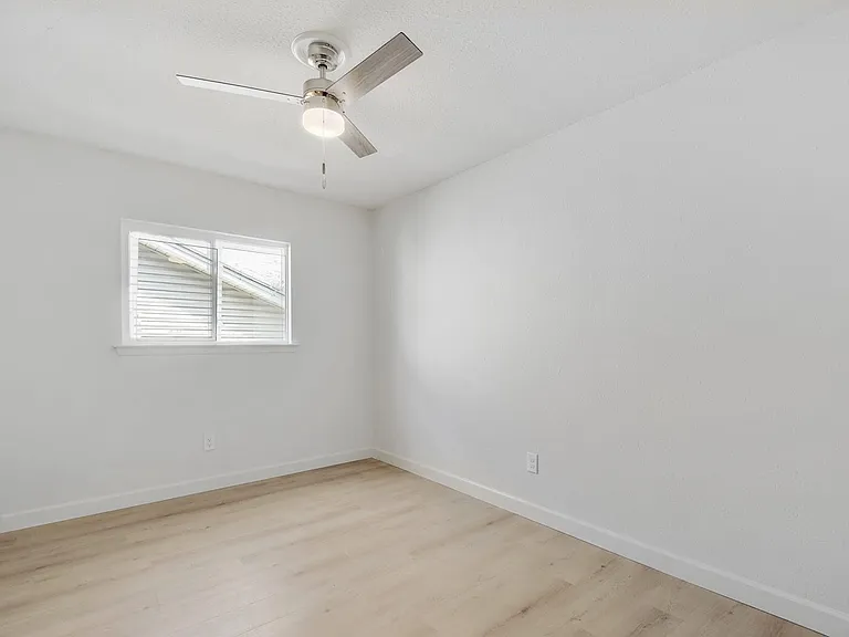 4011 Eskew Dr — Photo 16