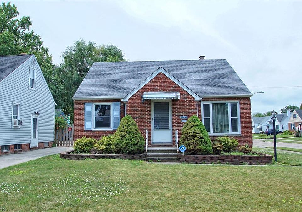 1st image of 28606 Gilchrist Dr