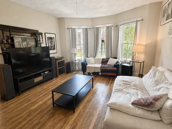 24 Mansfield St #3, Allston, MA 02134