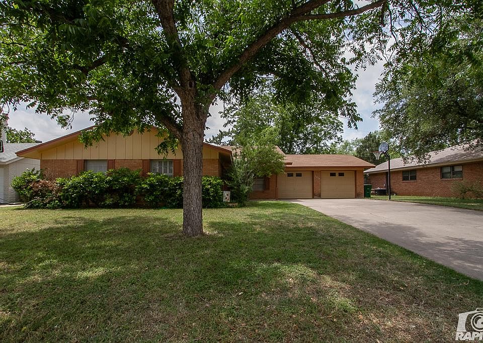 1st image of 3219 Woodland Cir