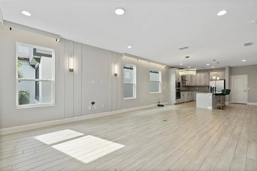 3 bed, 2.5 bath, 2322 sqft, $3,000 — Photo 3