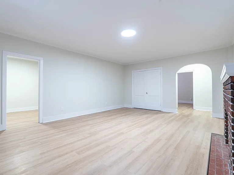 115 Sherbrook St — Photo 8