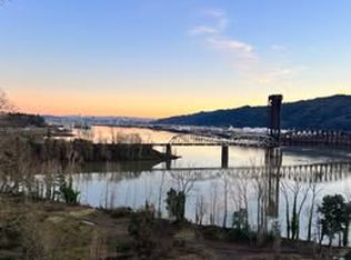 7501 N Edgewater Ave #7501, Portland, OR 97203