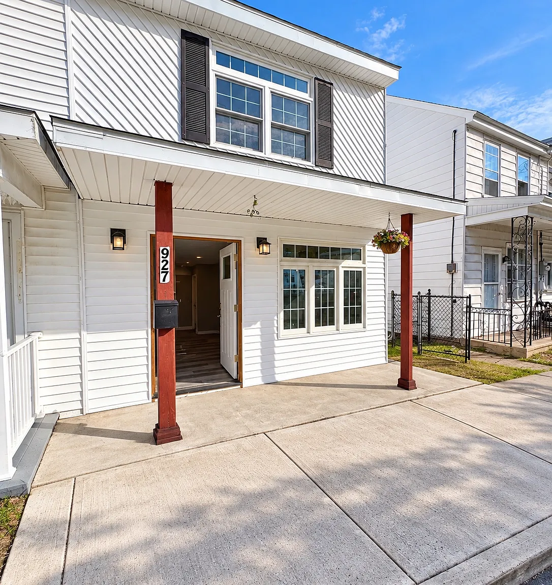 3 bed, 1.5 bath, 872 sqft, $1,200 — Photo 1