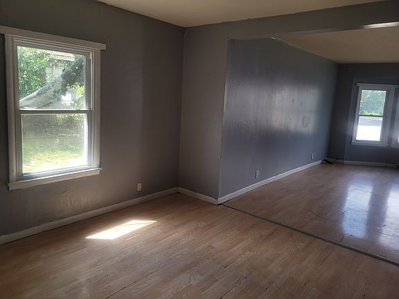 3rd image of 503 W 8th St