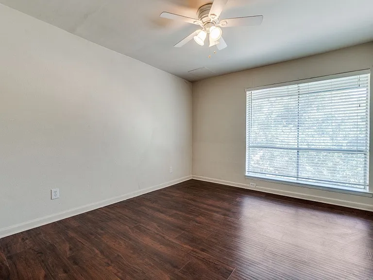 4301 Hartford St — Photo 5