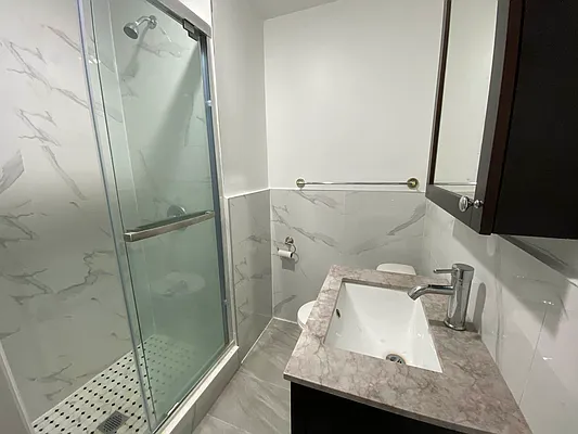 Rented by Premier Metro Realty Corp | media 20