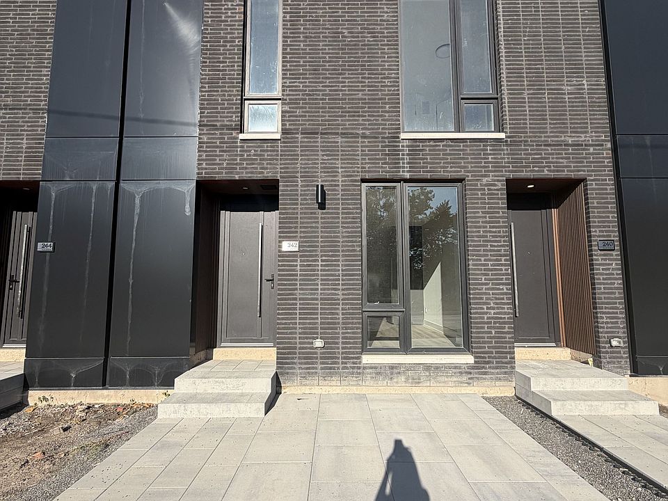 1st image of 242 Ellis Ave