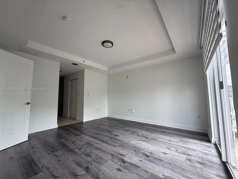 107 Mendoza Ave #201 — Photo 11