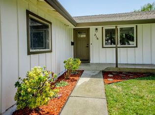 216 Hacienda Ln, Woodland, CA 95695