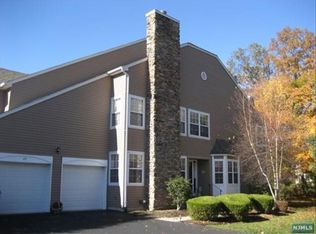 22 Hunter Rd N, North Haledon, NJ 07508