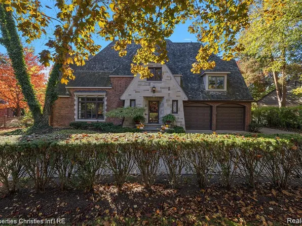 633 Hawthorne St, Birmingham, MI 48009