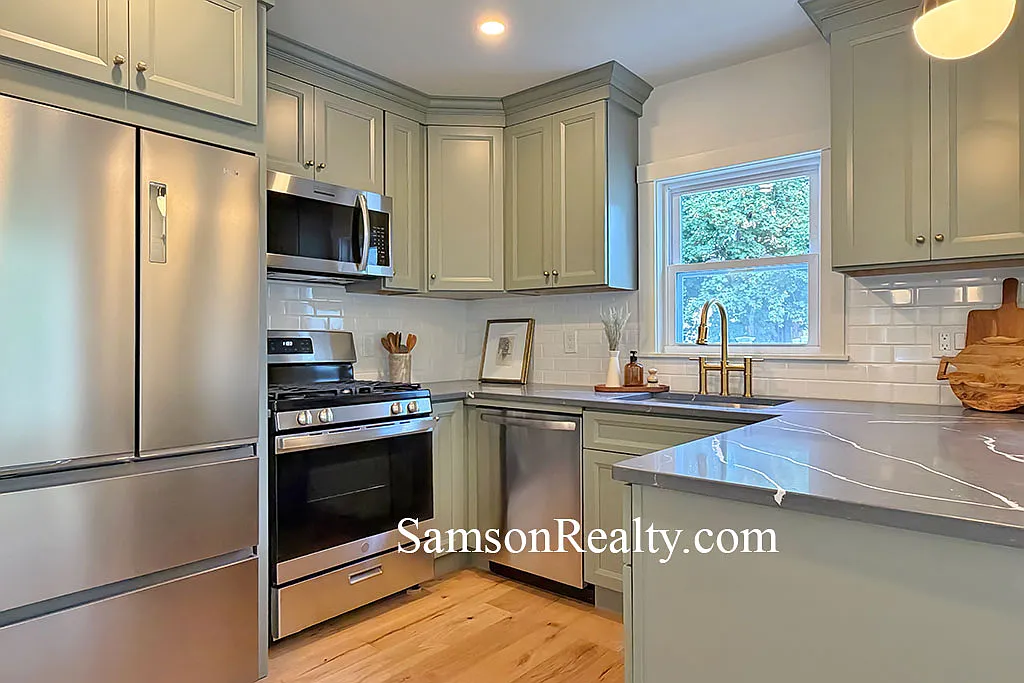 3 bed, 2.5 bath, $5,200 — Photo 2