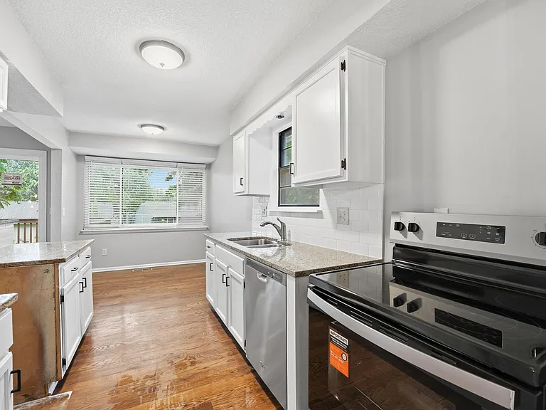 16308 W 125th Ter — Photo 11
