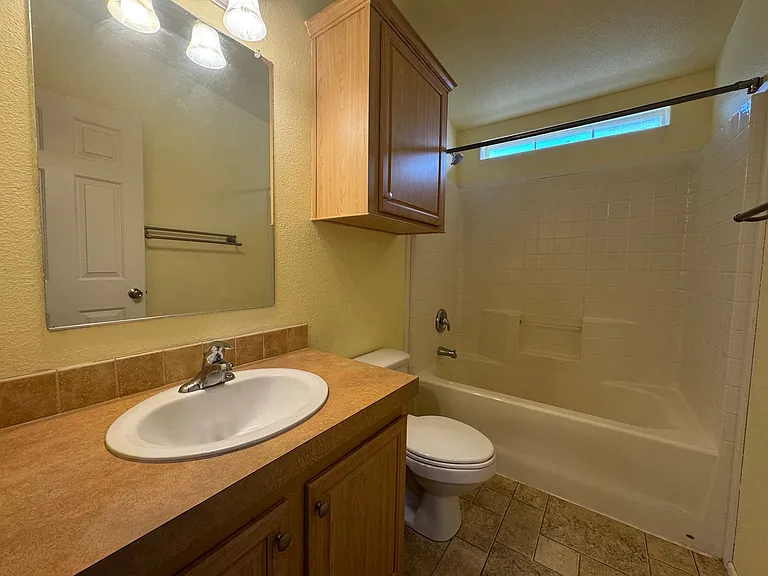 10044 S Kent Rd — Photo 16