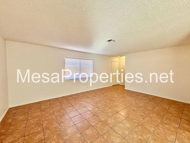 3 bed, 2.0 bath, 1150 sqft, $1,950 — Photo 3