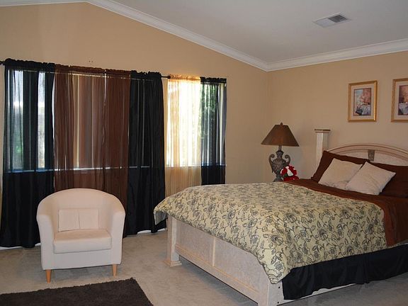 2nd image of 733 Rhine Ct