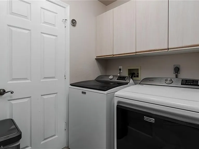 7046 Barrington Cir #202 — Photo 39