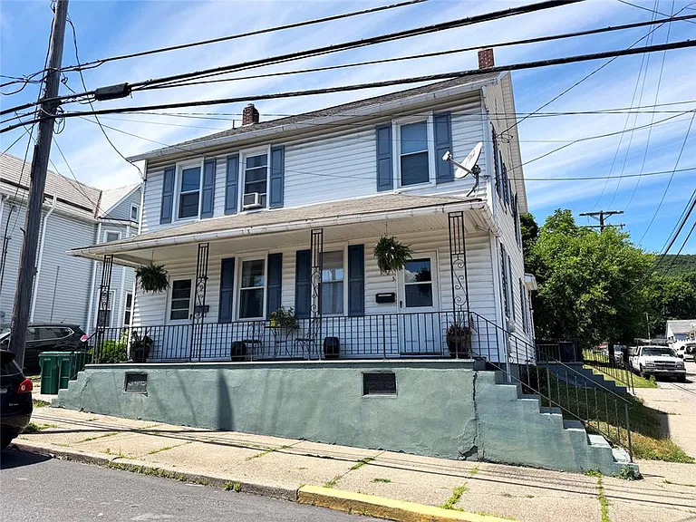 225 E Pennsylvania Ave — Photo 4
