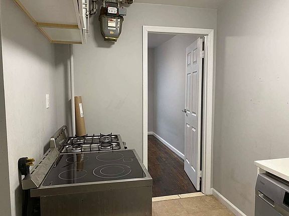 5th image of 238 E 116th St APT 18