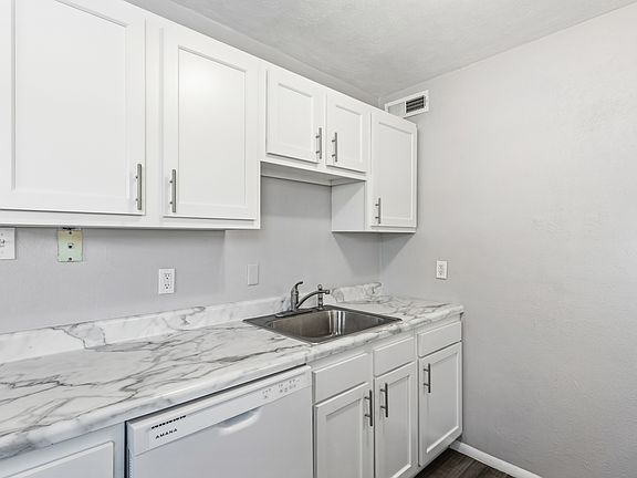 2nd image of 6727 Colony Acres Dr APT B