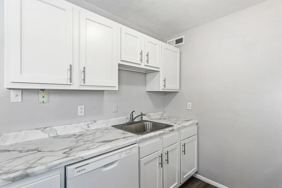 Building Photo - 6727 Colony Acres Dr #B