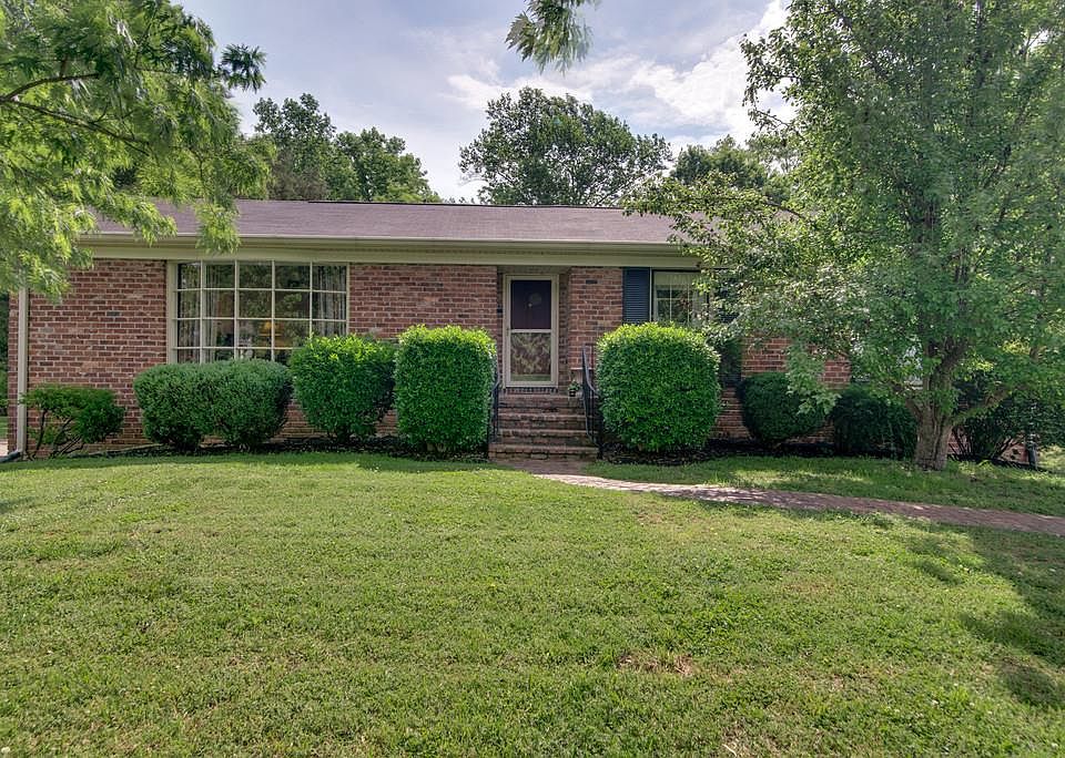 1st image of 906 Neuhoff Ln
