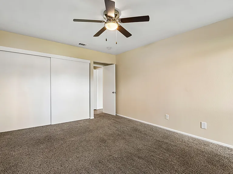 East Cypress — Photo 32