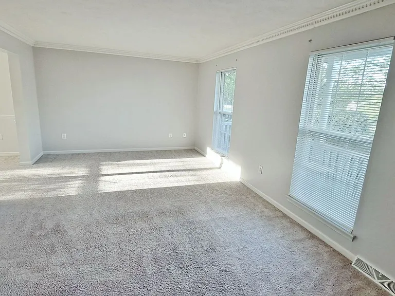 58 Frock Dr — Photo 7