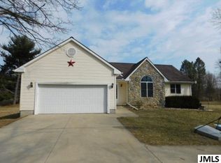 1200 W Fitchburg Rd, Leslie, MI 49251