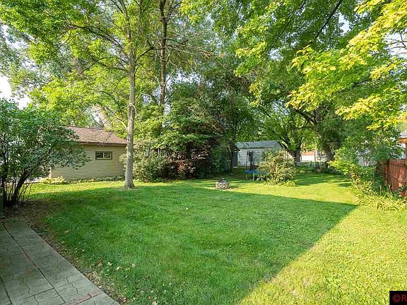 2nd image of 1009 Center St