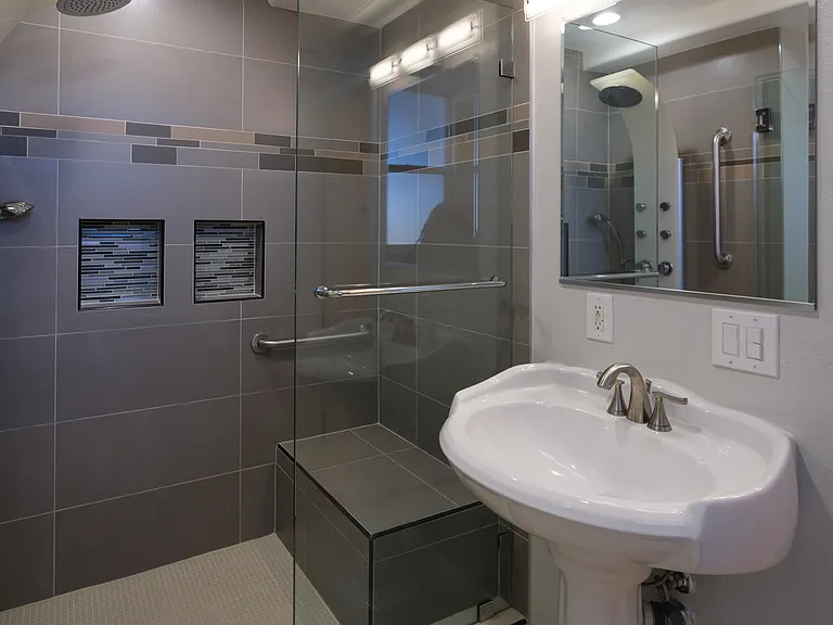 200 N 5th St #108 — Photo 39
