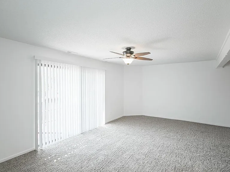 August Place Apartments — Photo 7
