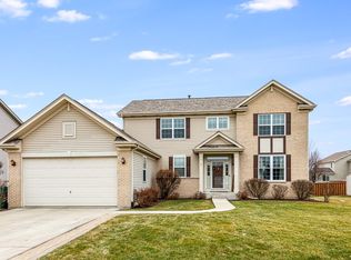 905 Farmstead Ln, Shorewood, IL 60404