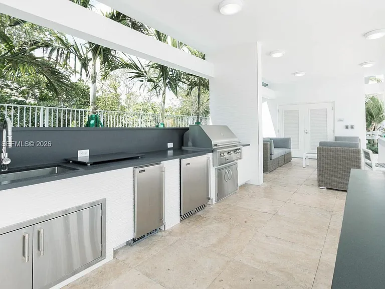 17111 E Biscayne Blvd #1011 — Photo 32