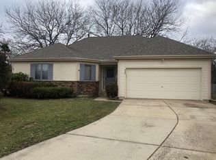 920 Shady Ln, Aurora, IL 60506