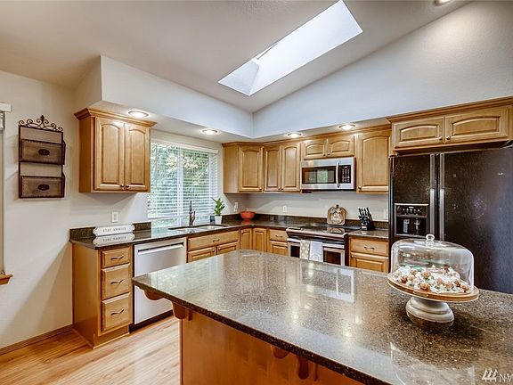 3rd image of 11320 193rd Ave E