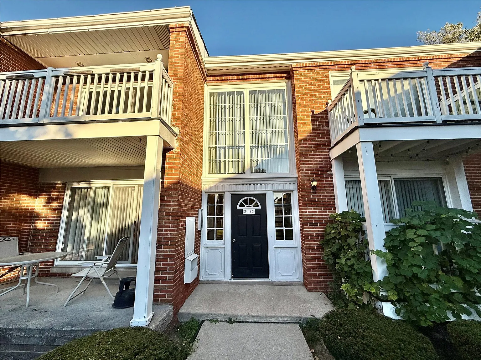 3 bed, 2.0 bath, 1150 sqft, $1,850 — Photo 1