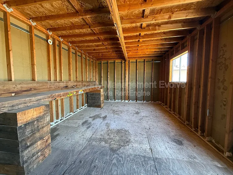 13829 N 48th Ave — Photo 27