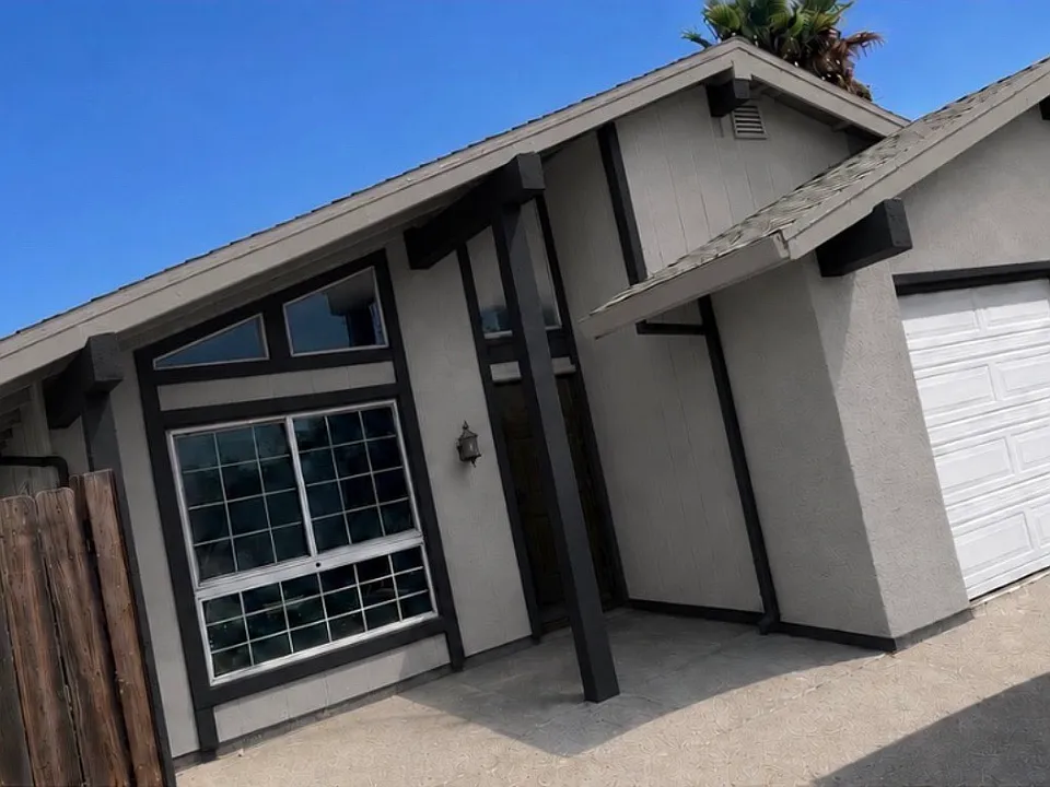 Palomino St