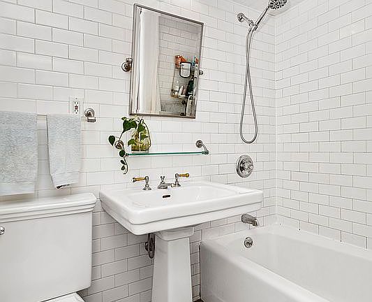 5th image of 415 E 52nd St APT 2BC