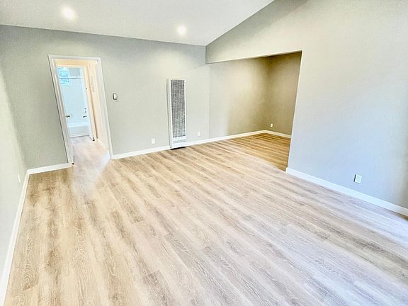 2nd image of 2754 Hermosa Ave #8