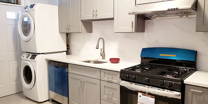 Rented by MCR Realty | media 5