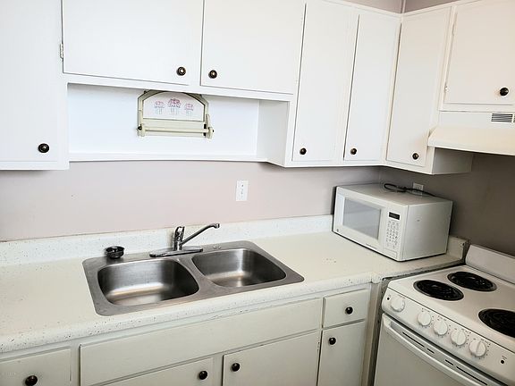 4th image of 2727 N Atlantic Ave APT 206