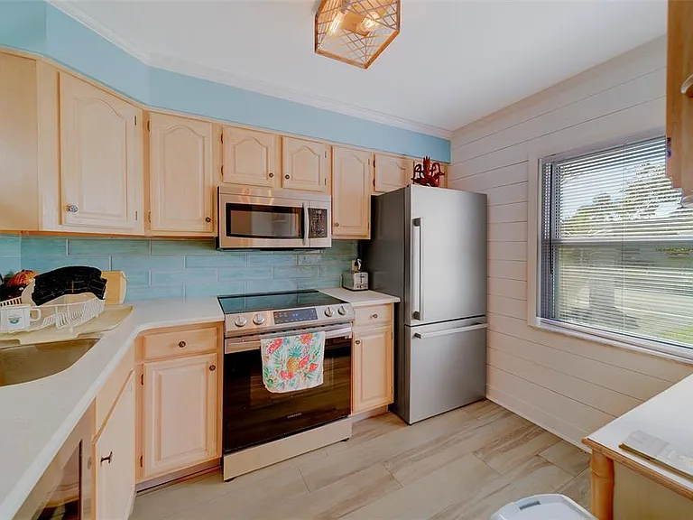 13827 Mission Oaks Blvd — Photo 5