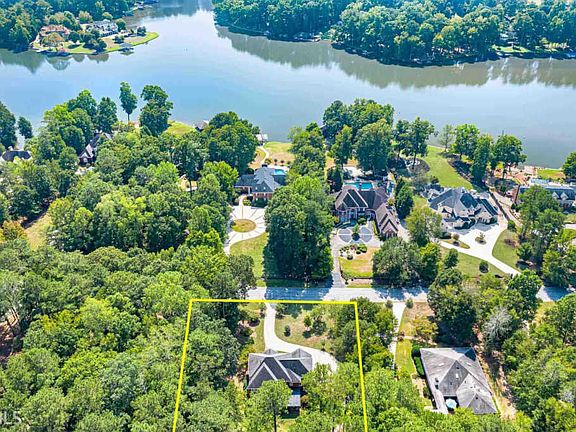3rd image of 2312 Forest Dr