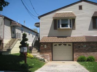 705 Brighton St, Philadelphia, PA 19111